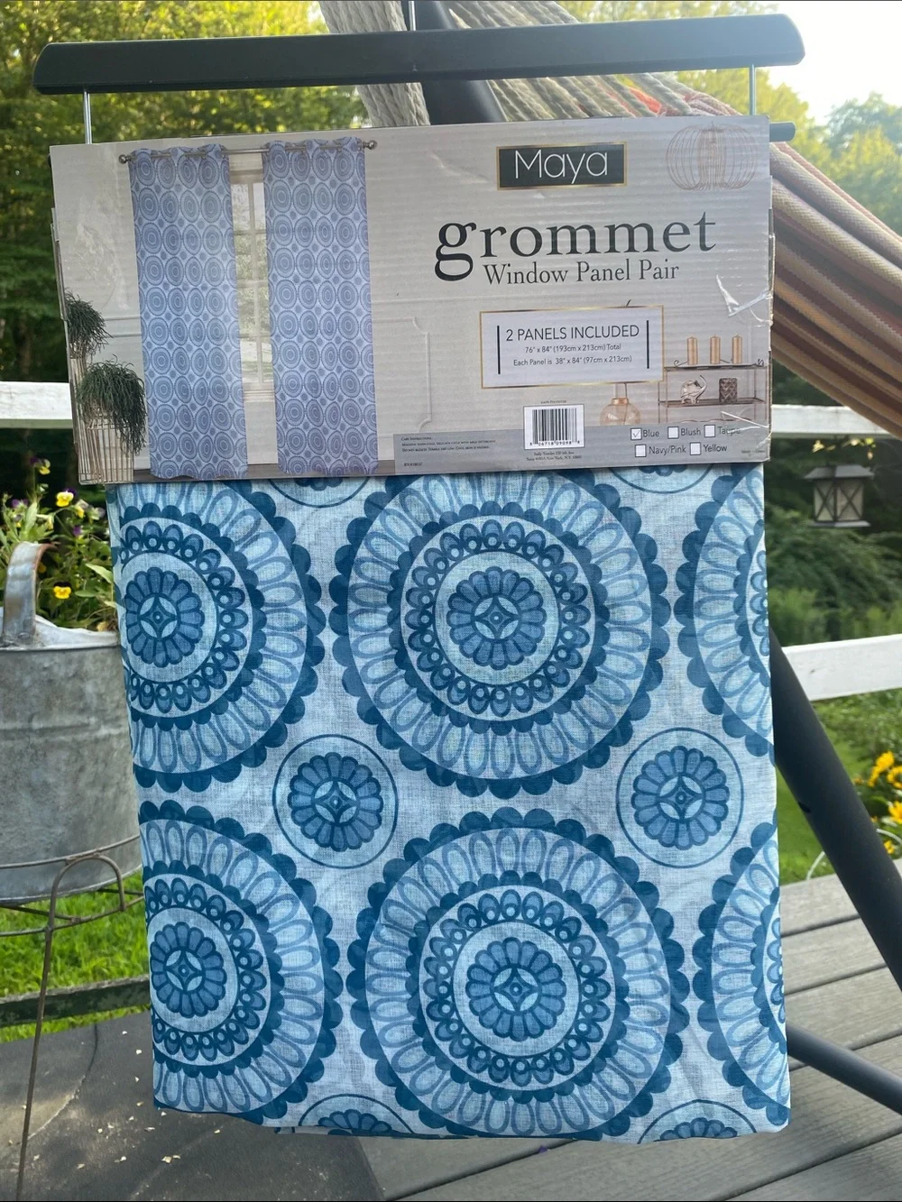 Maya pair grommet